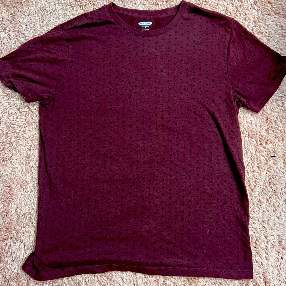 Maroon Old Navy T-Shirt Size M Polka Dot T- Shirt Mens size Medium